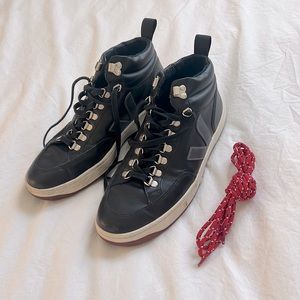 VEJA RORAIMA BASTILLE LEATHER BLACK GRAFITE RUST OUTSOLE sz 8